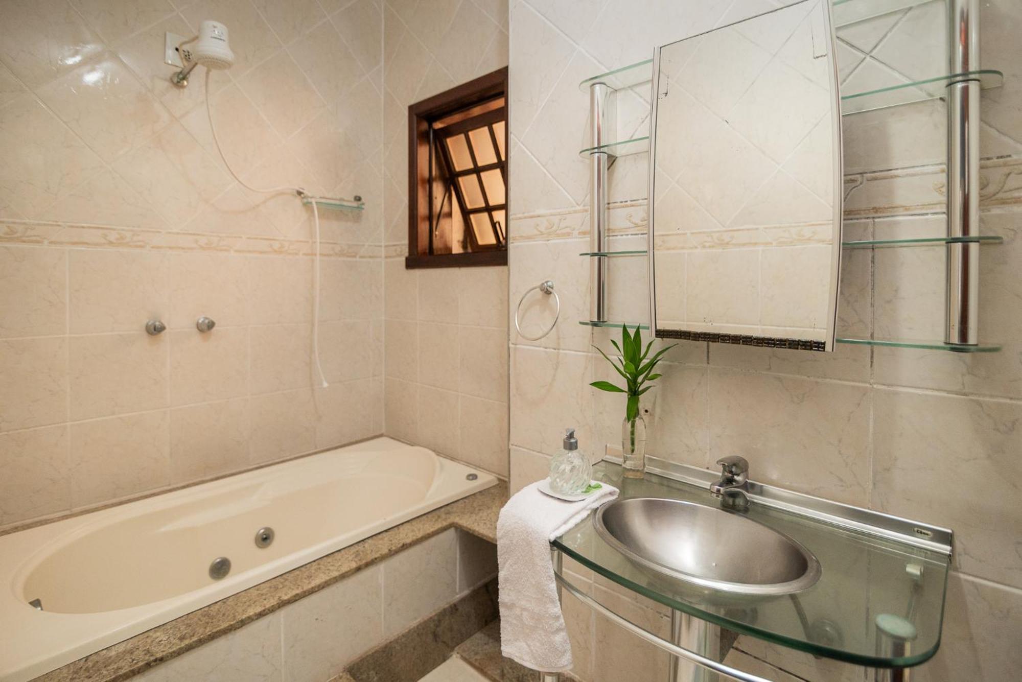 Hostel Lares Брумадиньо Екстериор снимка